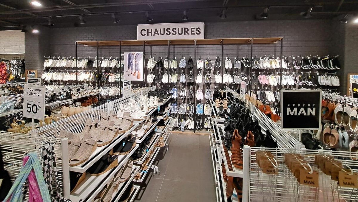 Images Ardene magasin de liquidation