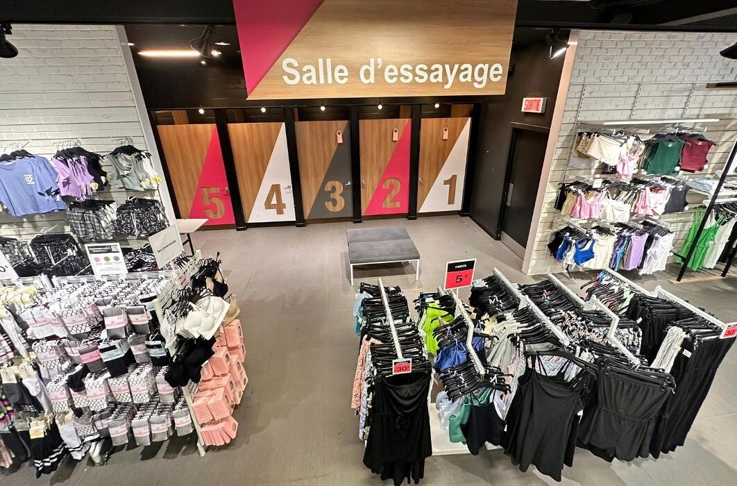 Images Ardene magasin de liquidation
