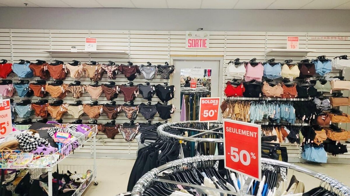 Images Ardene magasin de liquidation
