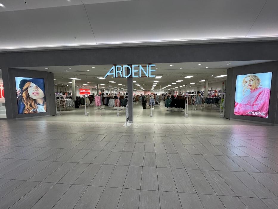 Images Ardene magasin de liquidation