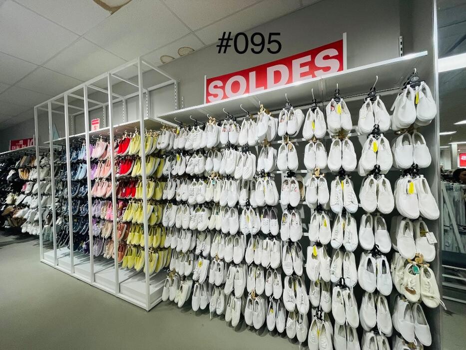 Images Ardene magasin de liquidation
