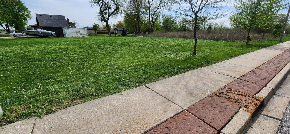 Images Handelsman's Quality Mowing