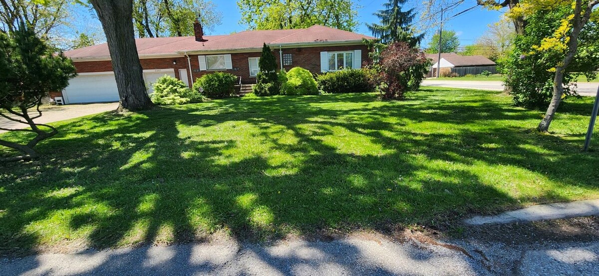 Images Handelsman's Quality Mowing