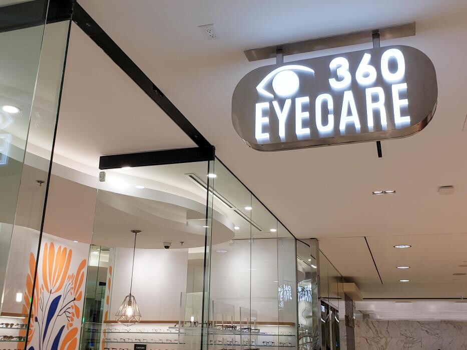 Images 360 Eyecare - Yorkville