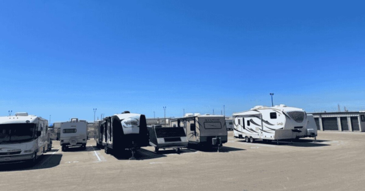 Images Pockit Self Storage - South Winnipeg