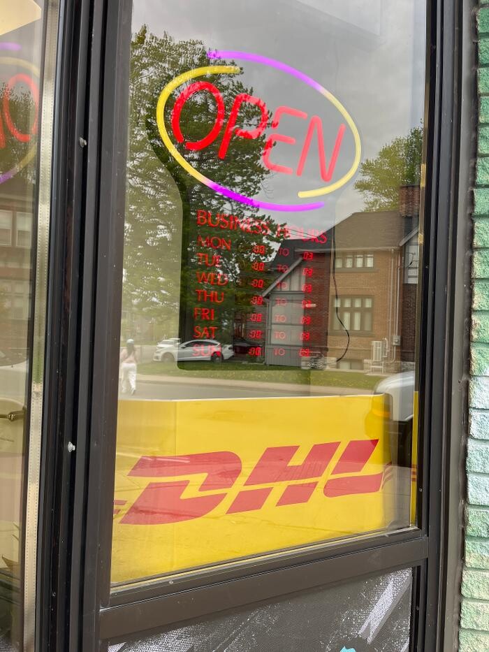 Images DHL Express Authorized Shipping Center