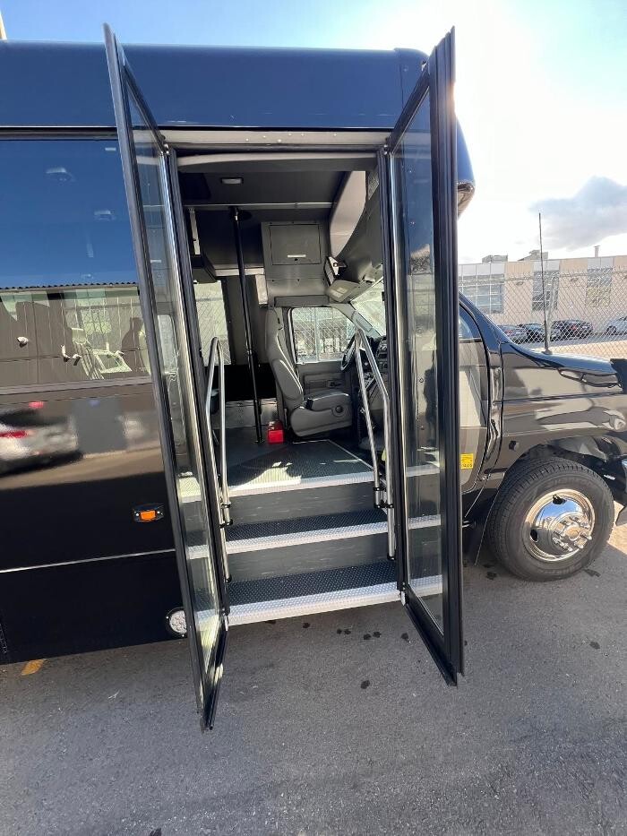 Images Toronto Comfort Shuttle