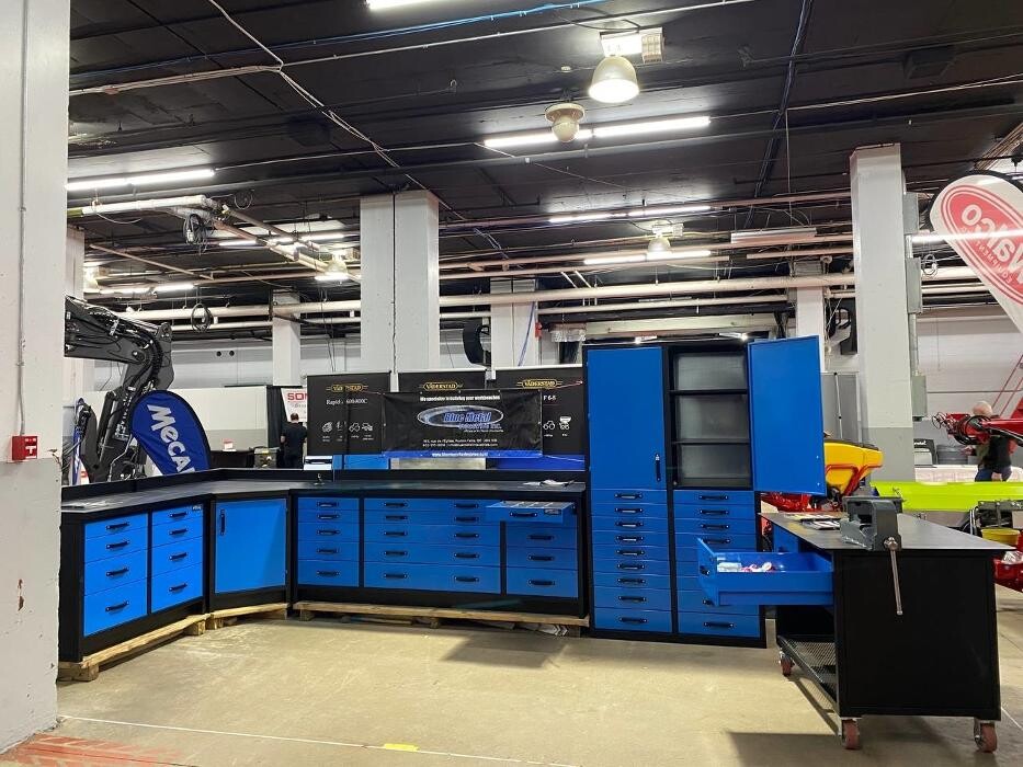 Images Les Industries Bleu Métal Inc. , Blue Metal Indu stries Inc.