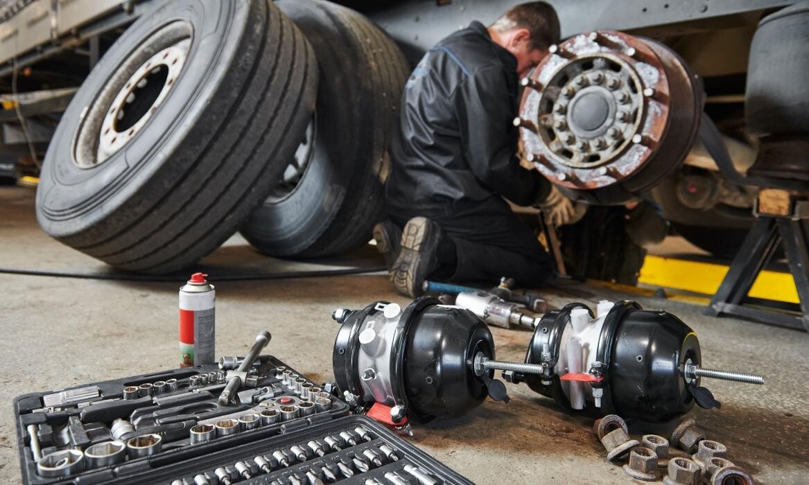 Images Shark Truck and Trailer Repair