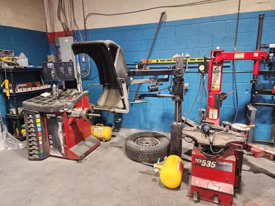 Images Shields Auto Centre - Georgetown Mechanic