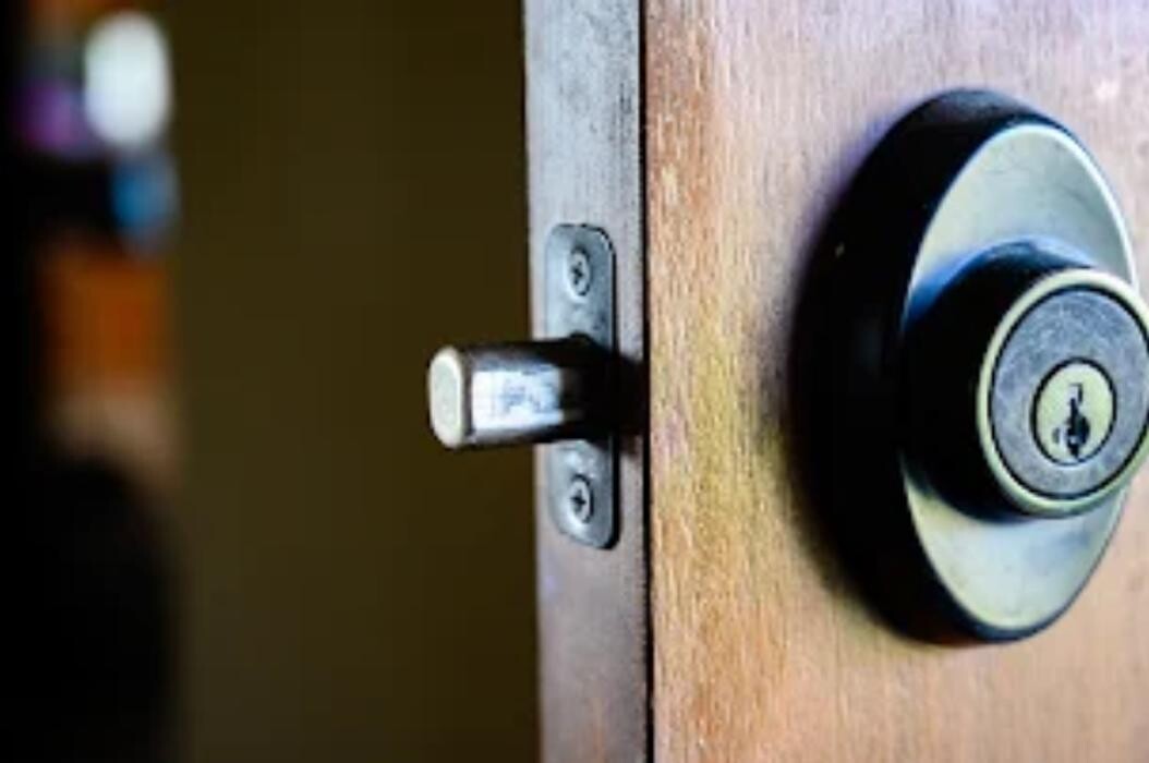 Images Don's Priority Lock Service