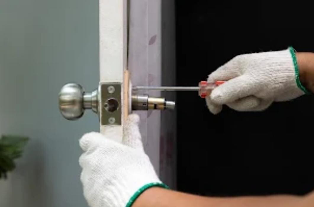 Images Don's Priority Lock Service