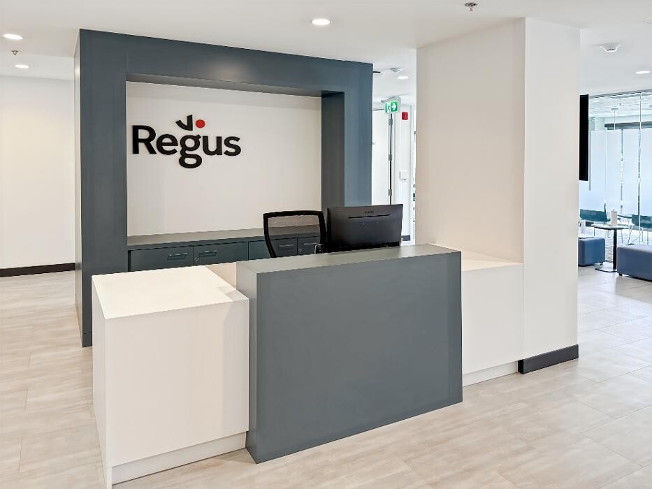 Images Regus Willoughby Town Centre