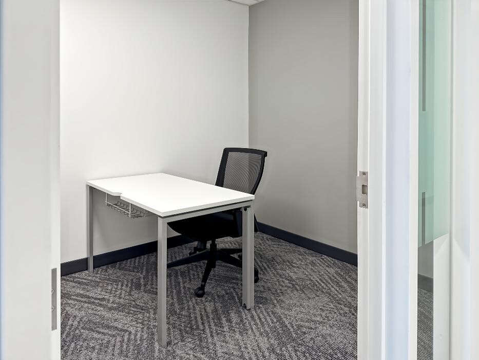 Images Regus Willoughby Town Centre