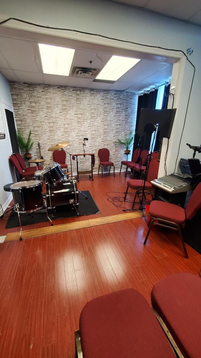 Images Twylite Enterprises Inc.