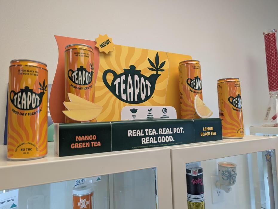 Images UpHi Cannabis Emporium