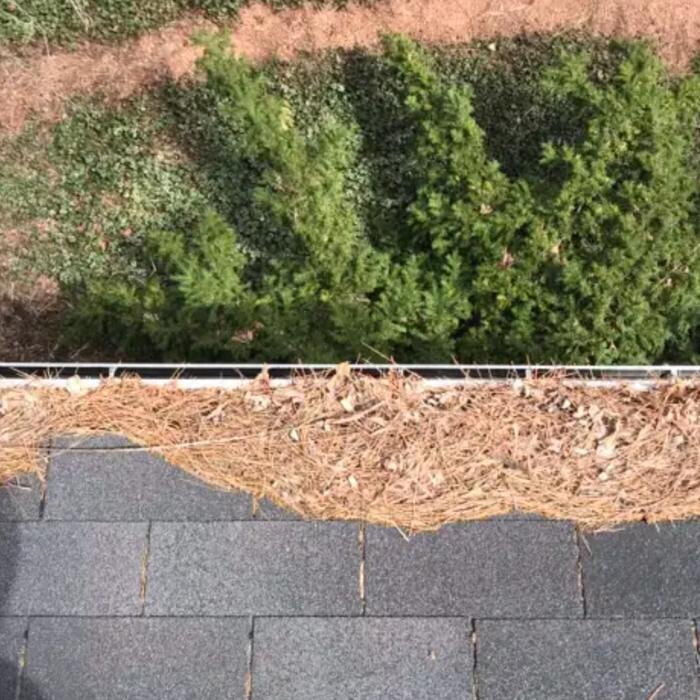 Images Gutter Cleaning - MK Universal - Mississauga / Peel Region