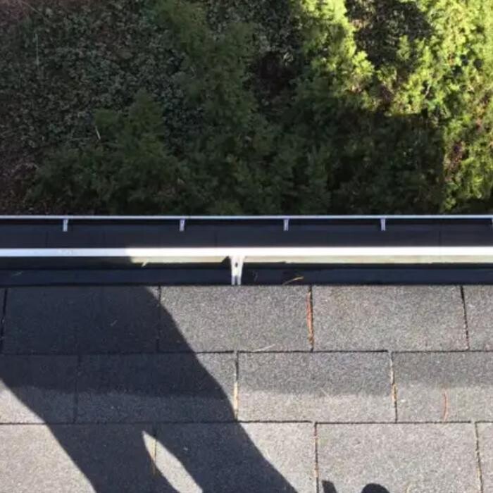 Images Gutter Cleaning - MK Universal - Mississauga / Peel Region