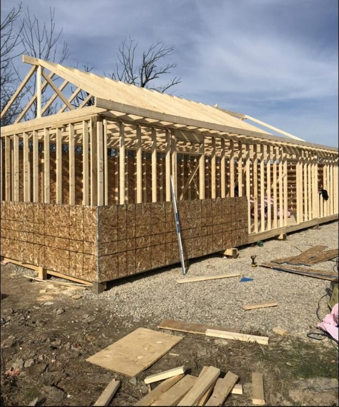 Images Canadian Grizzly Renovations Inc.
