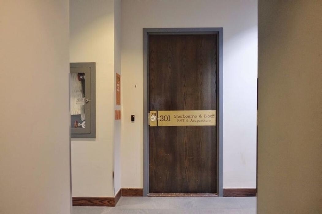 Images Sherbourne & Bloor RMT & Acupuncture