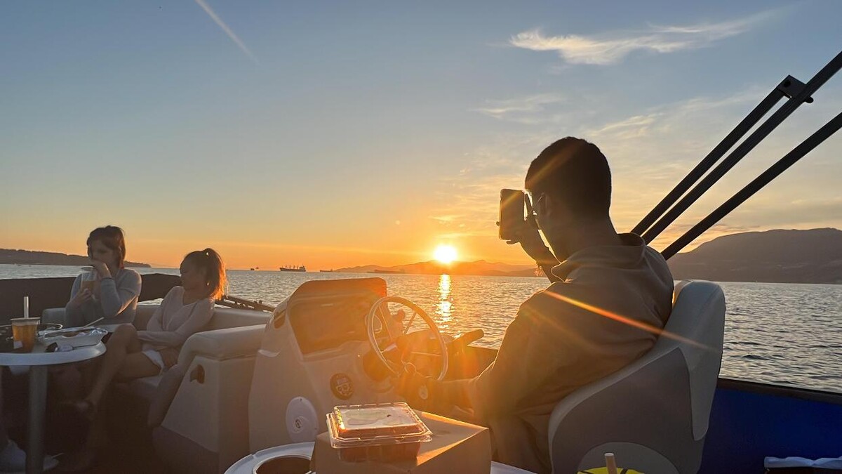 Images SeaSky Cruises Pontoon & Yacht Rental | Vancouver Private Boat Rental