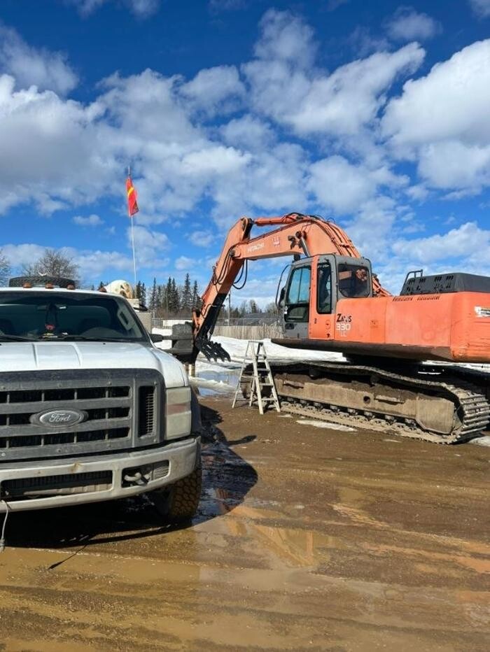 Images North Western Truck & Equipment Repair Ltd.