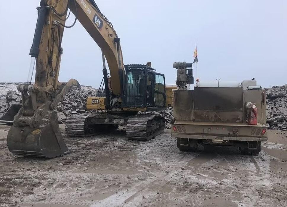 Images North Western Truck & Equipment Repair Ltd.