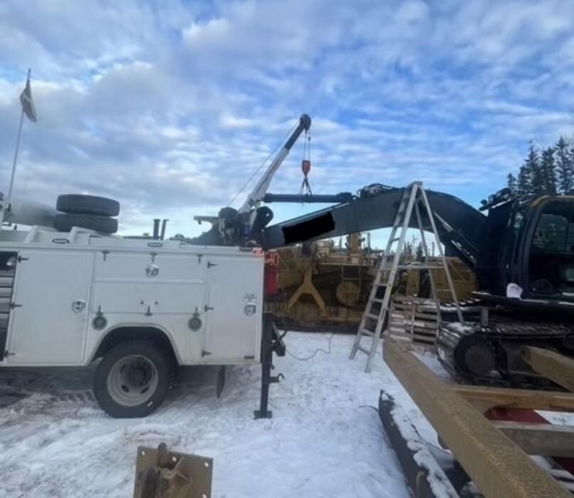 Images North Western Truck & Equipment Repair Ltd.