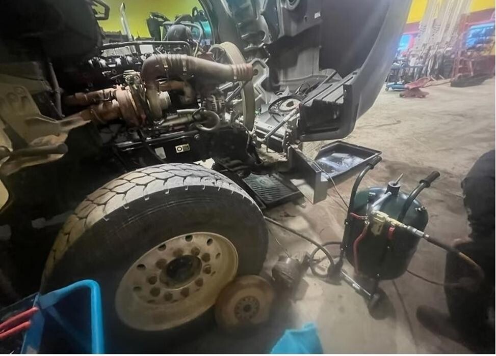 Images North Western Truck & Equipment Repair Ltd.