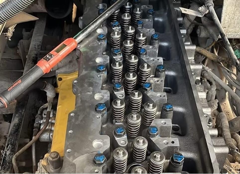 Images North Western Truck & Equipment Repair Ltd.