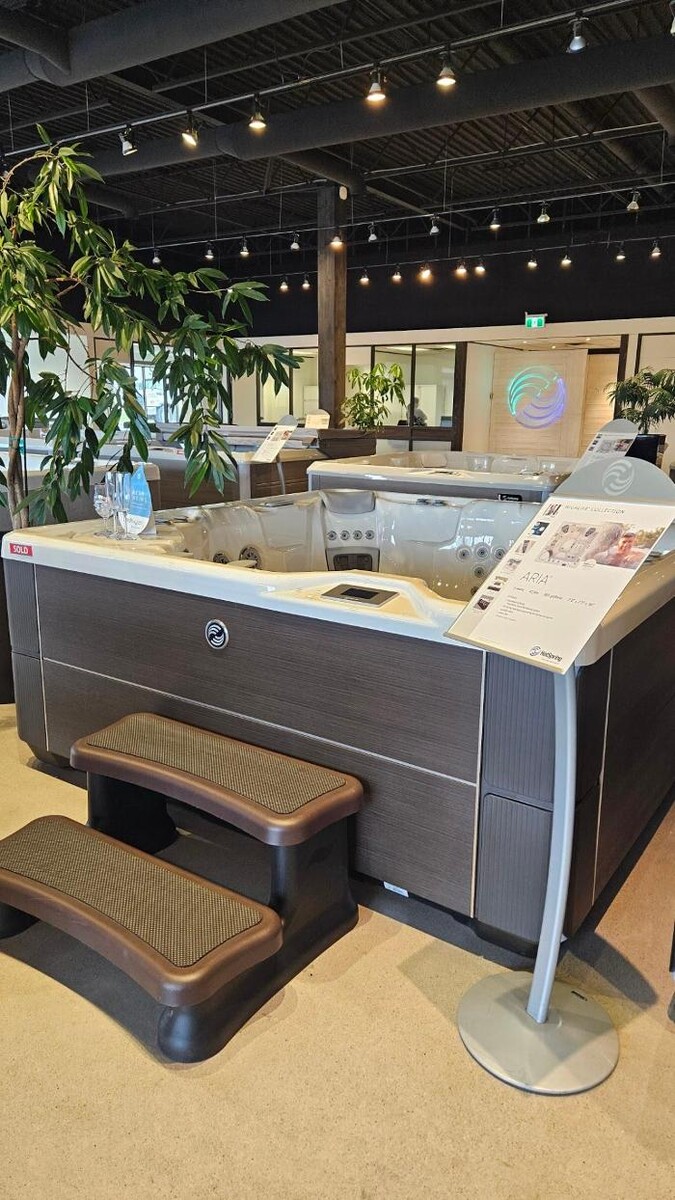 Images Rocky Mountain Pools and Spas Ltd.