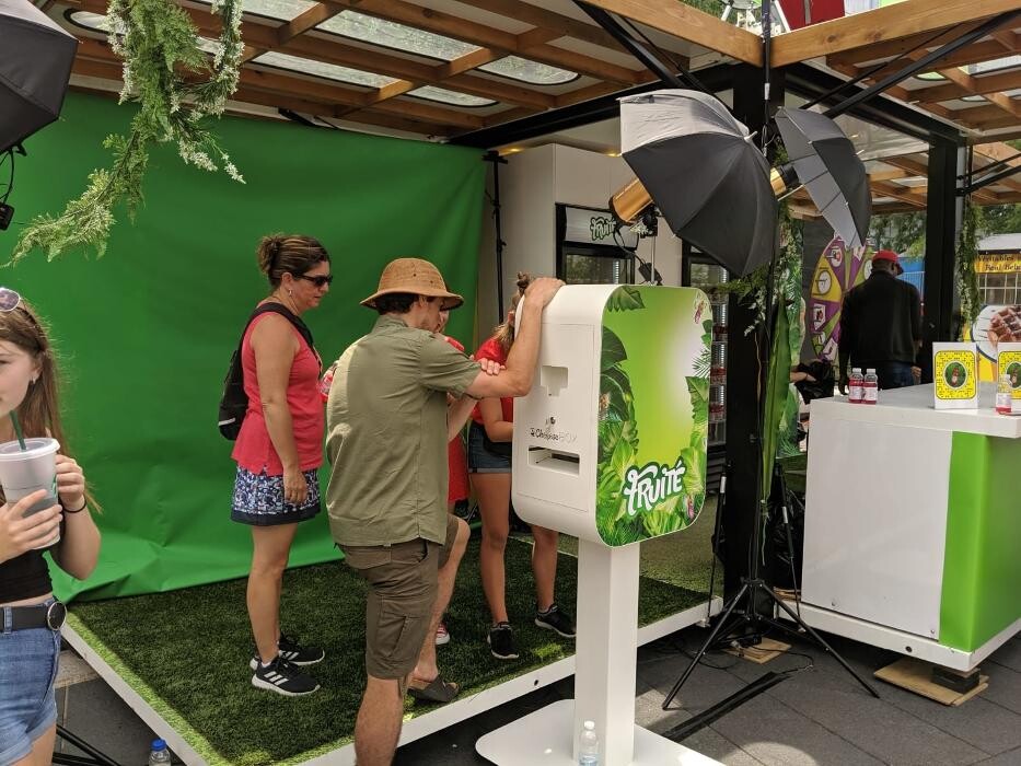 Images Activation de marque CheeeseBOX Inc.