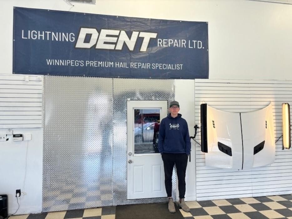 Images Lightning Dent Repair Ltd.