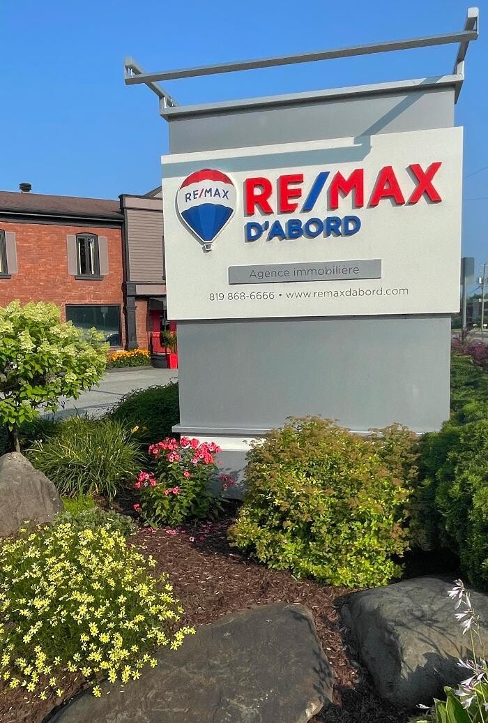 Images RE/MAX D'ABORD