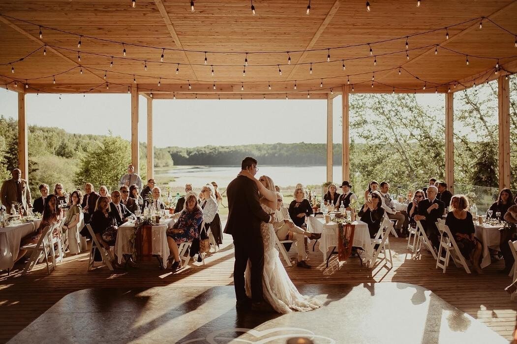 Images Lakeview Weddings & Events