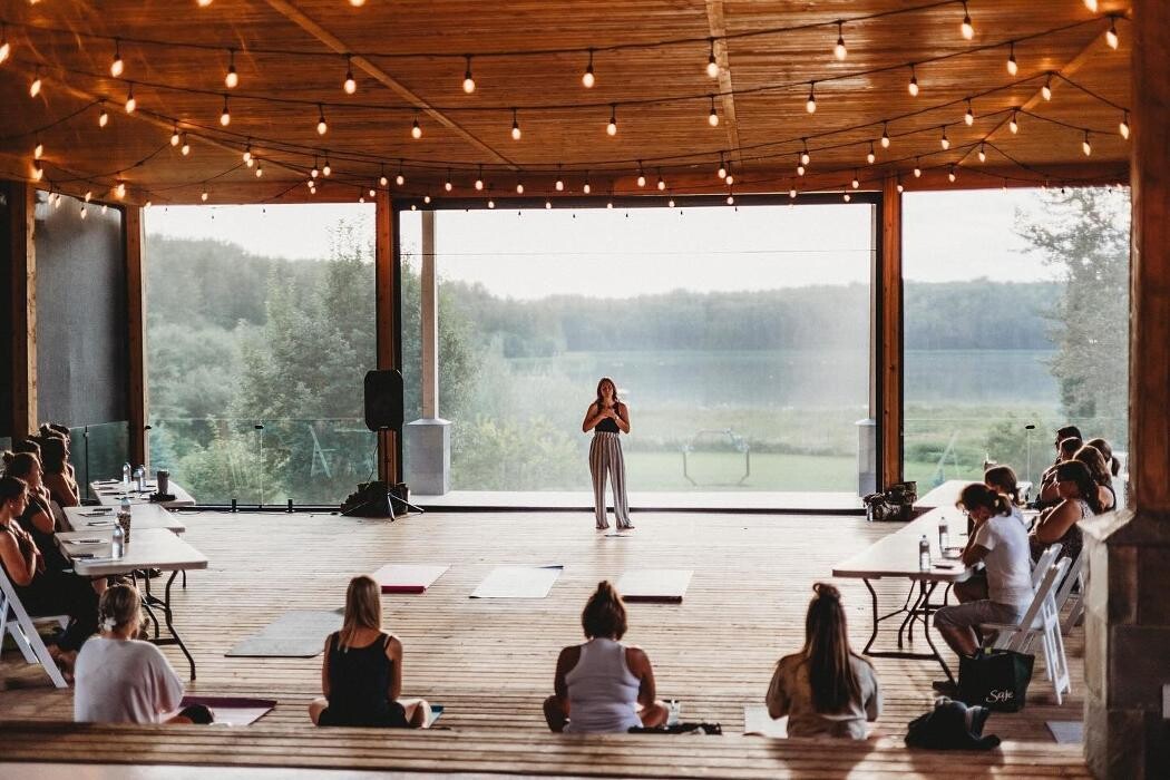 Images Lakeview Weddings & Events