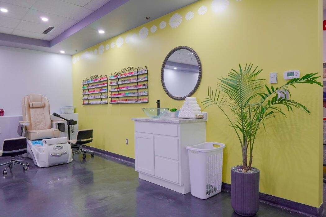 Images Daisy Nails & Spa
