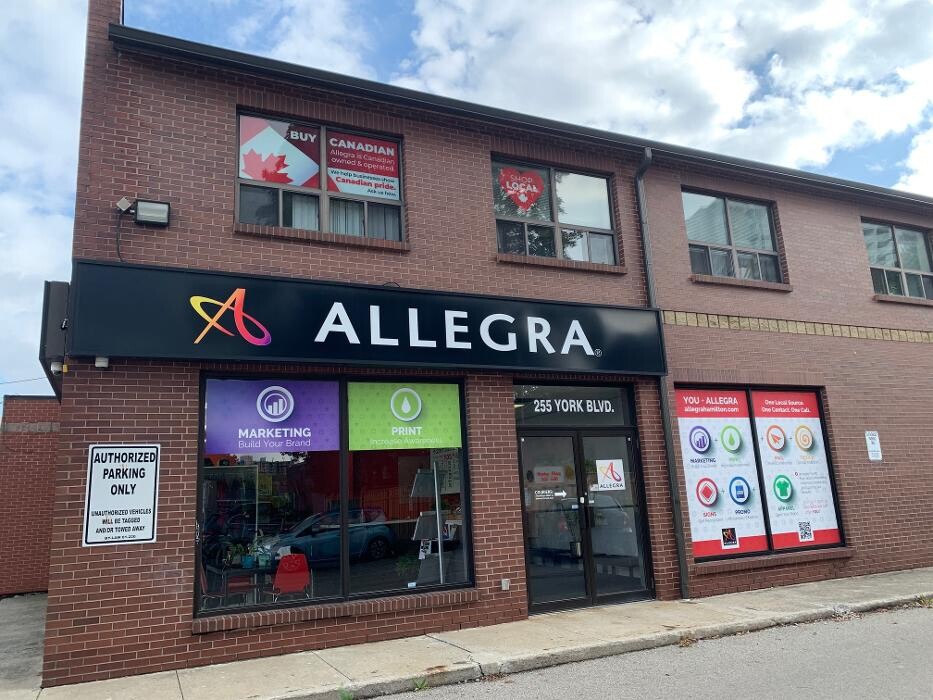 Images Allegra Hamilton, ON