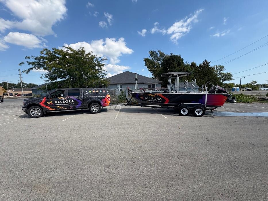 Images Allegra Hamilton, ON