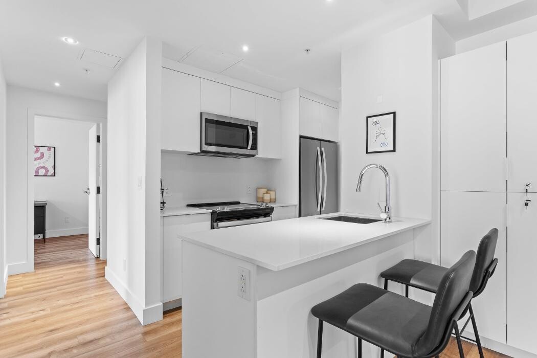 Images ALMA @ Shaughnessy Village - Furnished Apartments