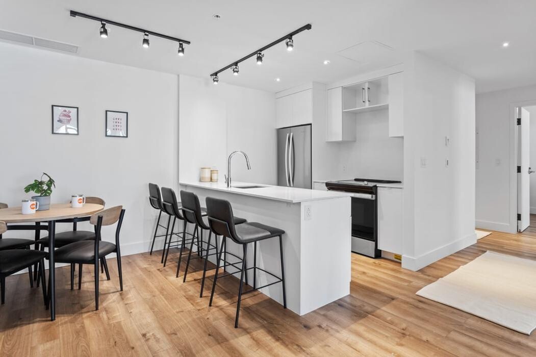 Images ALMA @ Shaughnessy Village - Furnished Apartments