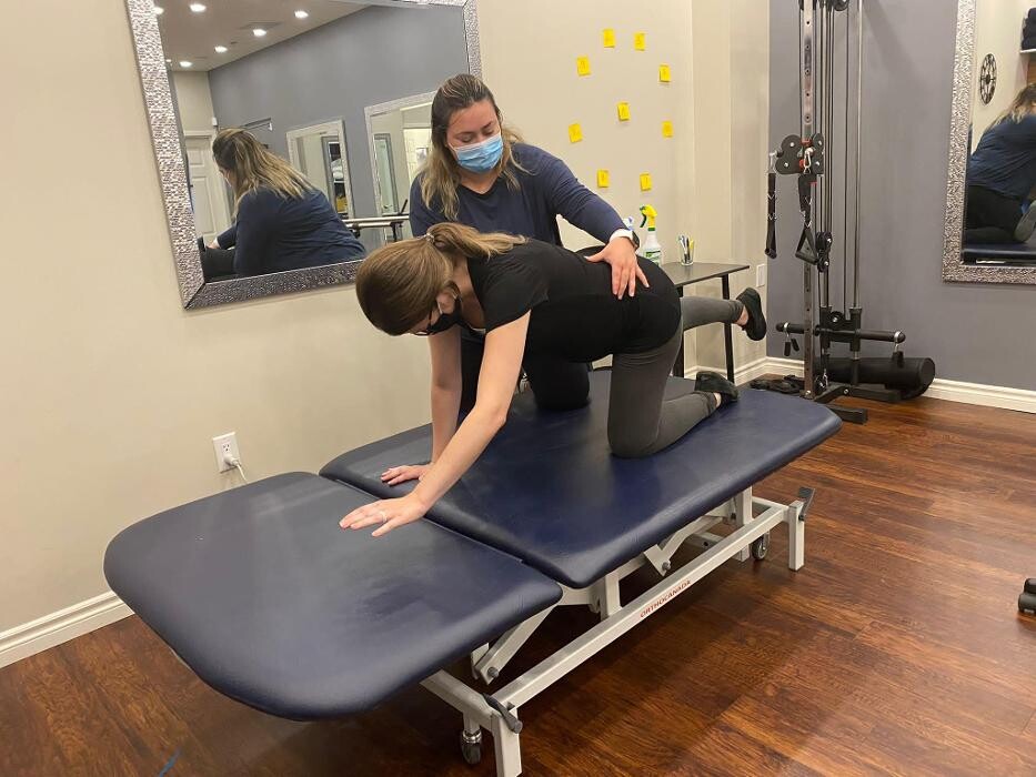 Images Pillars of Wellness - Burlington Physiotherapy, Counselling, Chiropractor