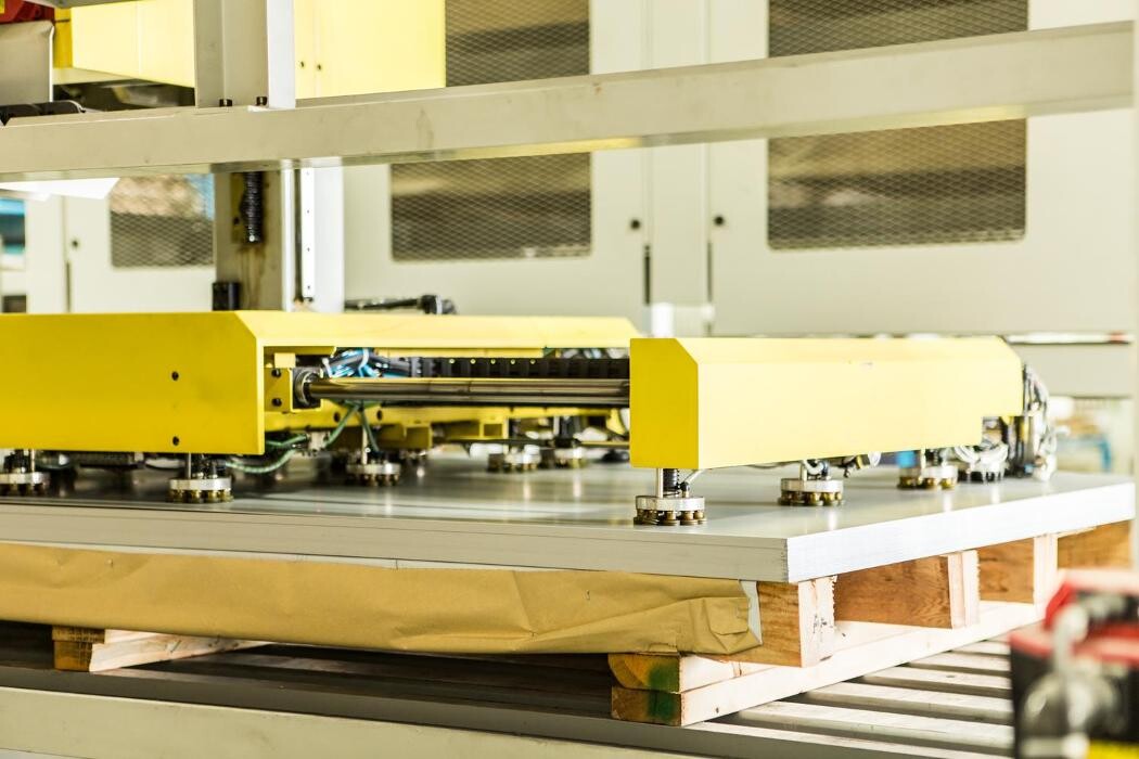 Images Overlanders Manufacturing LP