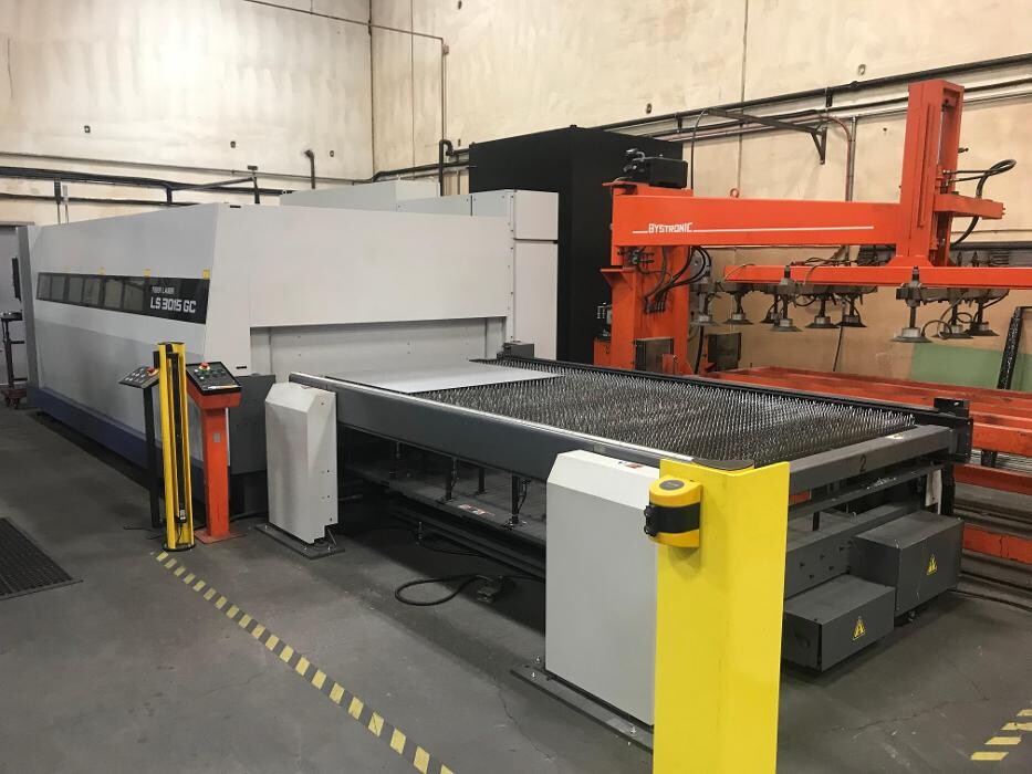 Images Overlanders Manufacturing LP