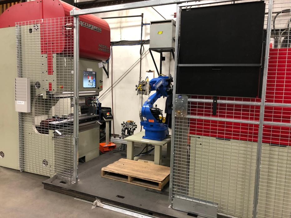 Images Overlanders Manufacturing LP