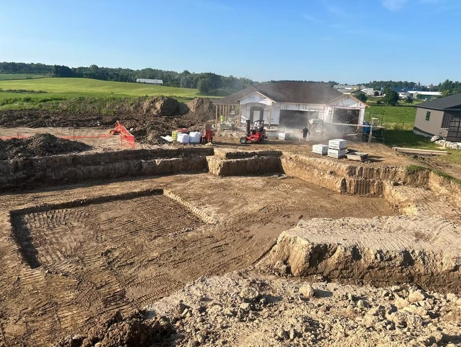 Images Hutchy's Custom Excavating Inc.