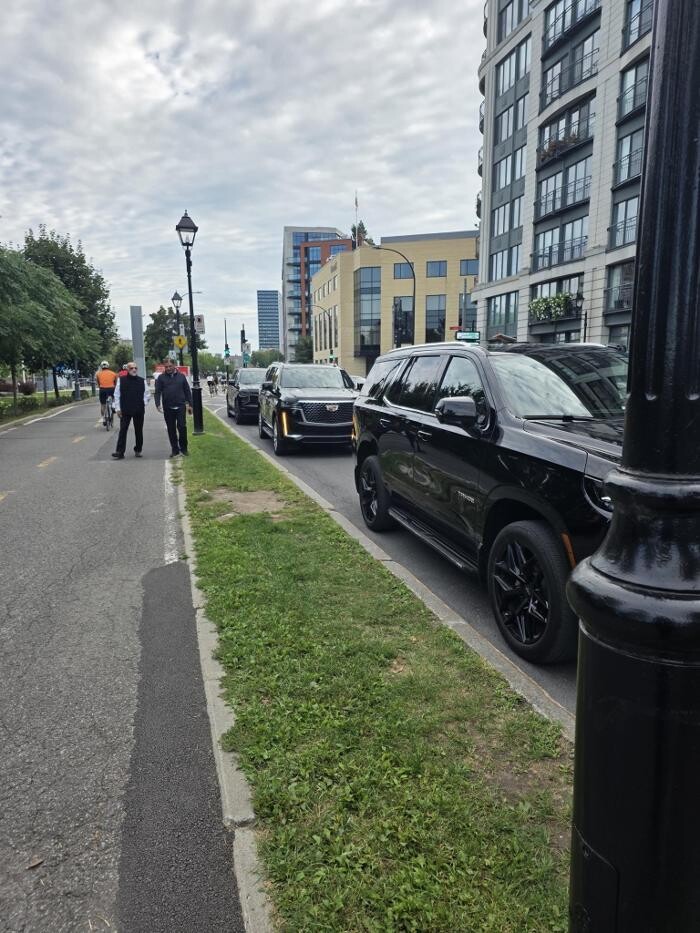 Images Luxury Limo Charter MTL LLCM