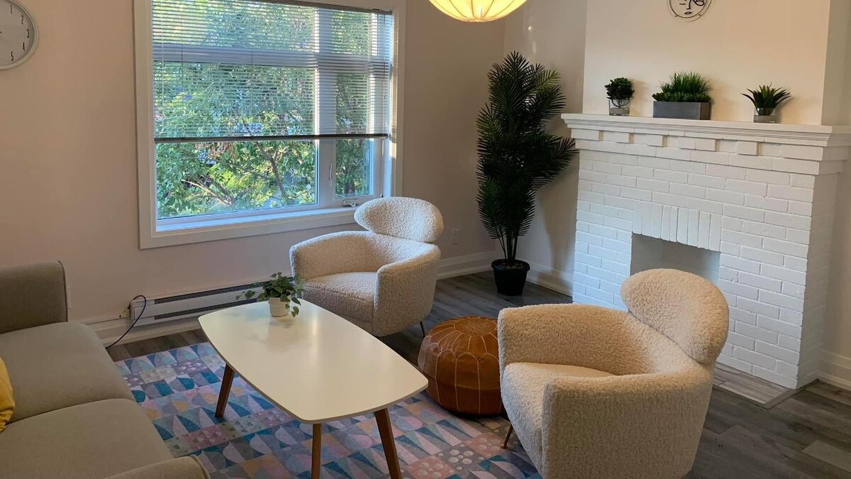 Images Toronto Psychotherapy Space | Online & In-Person Therapy for Individuals, Children, Teens, Couples, & Families