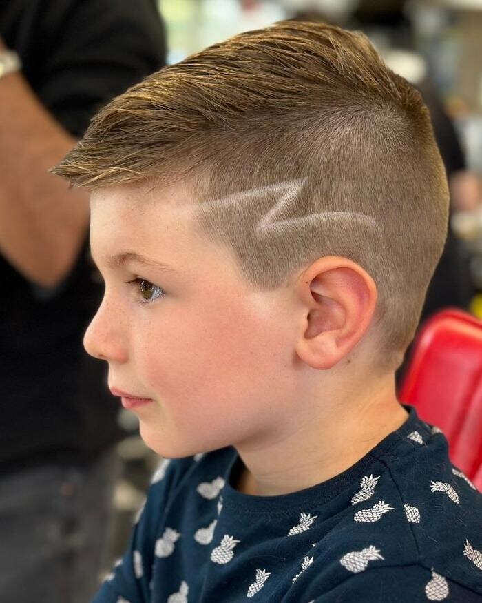 Images Straight 8 Barbers Valleyview