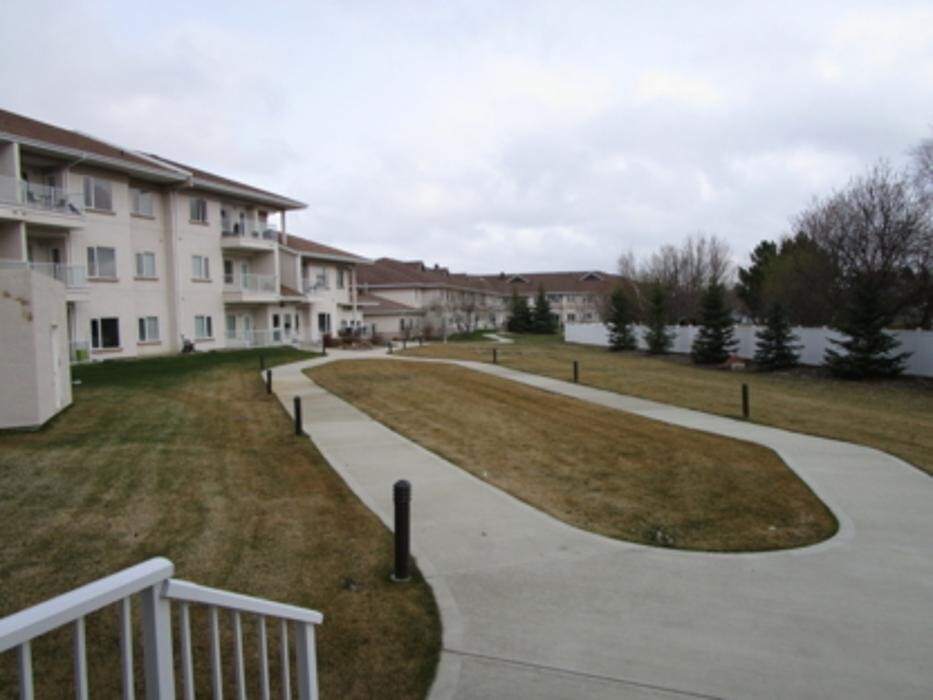 Images Dr James W Hemstock Assisted Living Residence